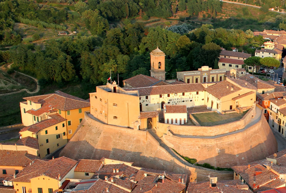 Castello dei Vicari di Lari